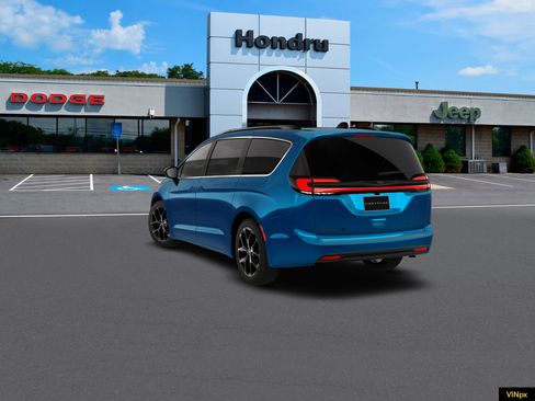 New 2026 Chrysler Pacifica Select image 5