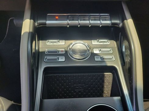 Used 2024 Lincoln Nautilus Premier AWD/4WD image 34