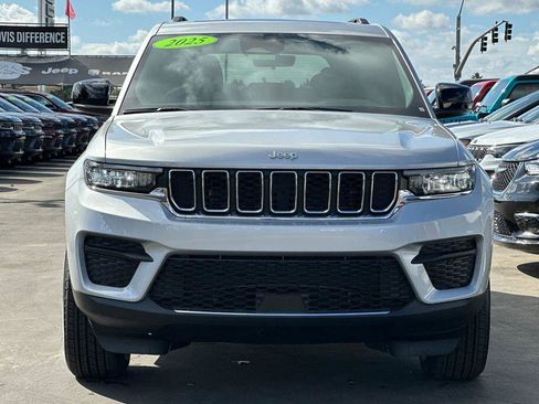 New 2025 Jeep Grand Cherokee Laredo X w/ Luxury Tech Group I image 9