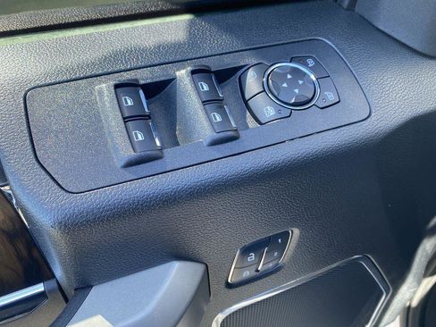 Used 2018 Ford F150 Lariat image 13