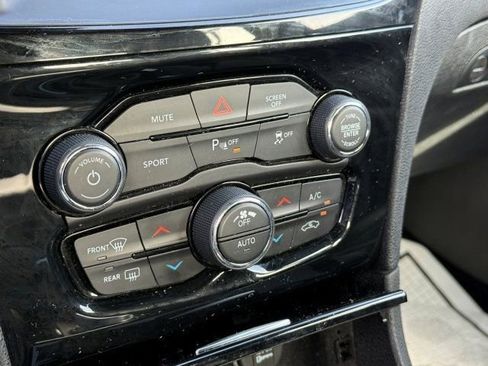 Used 2023 Chrysler 300 S image 27