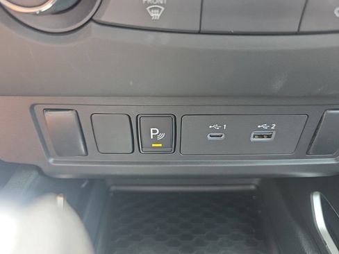 Used 2025 Nissan Frontier SV RWD image 26