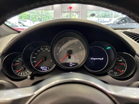 Used 2017 Porsche Cayenne S w/ Premium Package AWD/4WD image 35