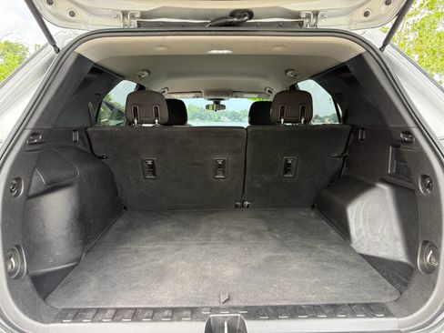 Used 2018 Chevrolet Equinox LT FWD image 18