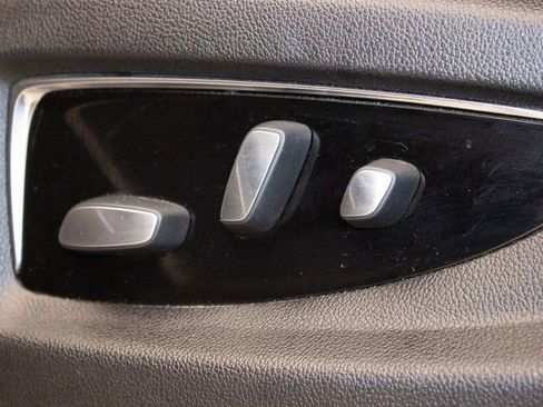 Used 2018 Cadillac Escalade Luxury image 24