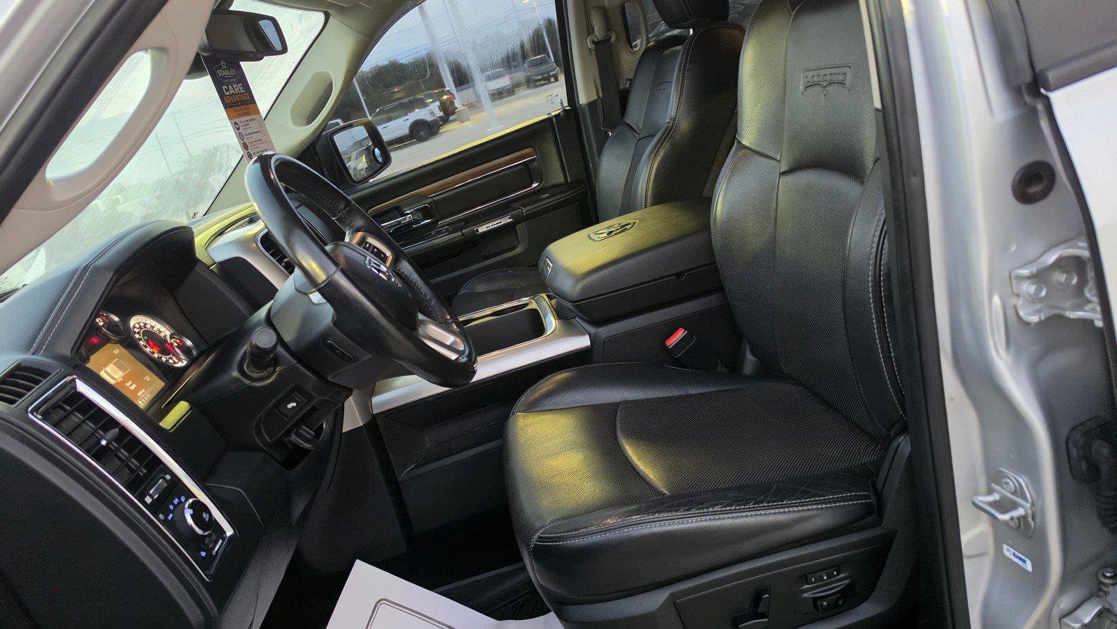 Used 2017 RAM 1500 Laramie AWD/4WD image 10
