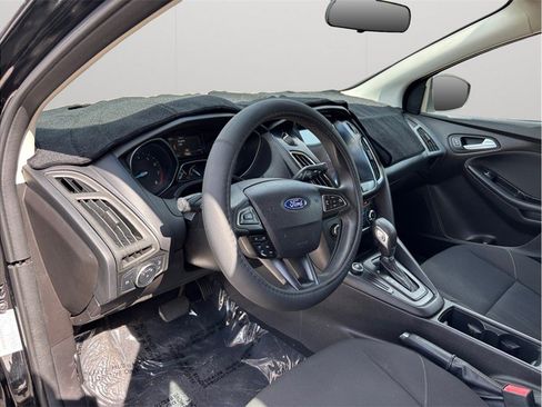 Used 2015 Ford Focus SE FWD image 6