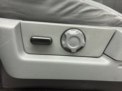 Used 2013 Ford F150 XLT w/ XLT Chrome Pkg image 20