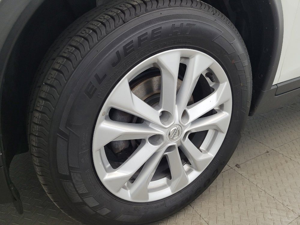 Used 2016 Nissan Rogue SV AWD/4WD image 31