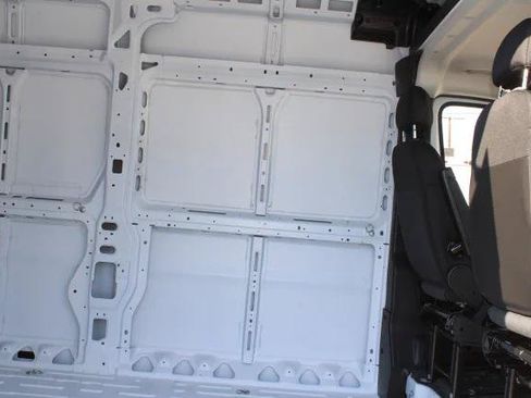 New 2025 RAM ProMaster 2500 w/ Convenience Group FWD image 42