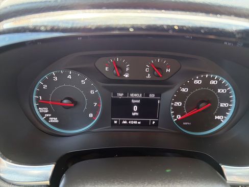 Used 2023 Chevrolet Traverse LT FWD image 30