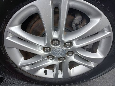 Used 2018 Buick Enclave Essence FWD image 8