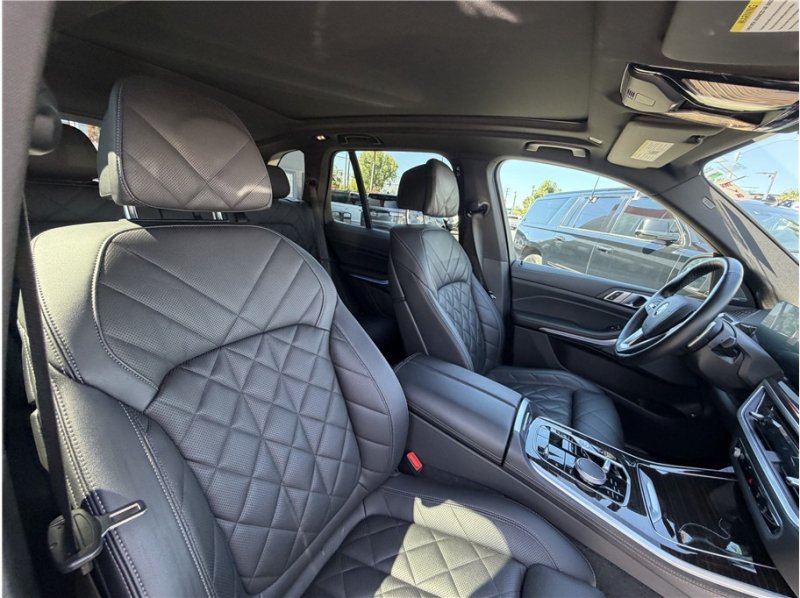 Used 2024 BMW X5 xDrive50e w/ Premium Package AWD/4WD image 36