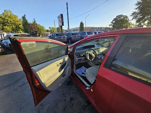 Used 2013 Toyota Prius Three w/ Solar Roof Pkg FWD image 18