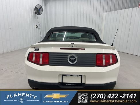 Used 2010 Ford Mustang GT RWD image 4