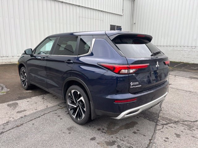 Used 2024 Mitsubishi Outlander AWD image 7