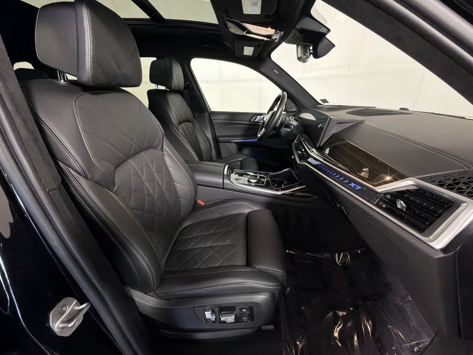 Used 2023 BMW X7 xDrive40i w/ Premium Package AWD/4WD image 28