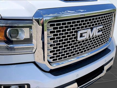 Used 2017 GMC Sierra 2500 Denali AWD/4WD image 36