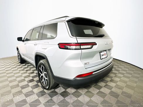 Certified 2024 Jeep Grand Cherokee L Limited w/ Luxury Tech Group II image 8