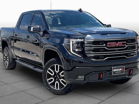Used 2022 GMC Sierra 1500 AT4 w/ AT4 Premium Package AWD/4WD image 3