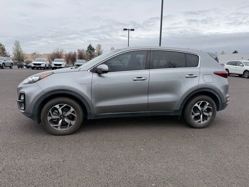Used 2021 Kia Sportage LX image 3