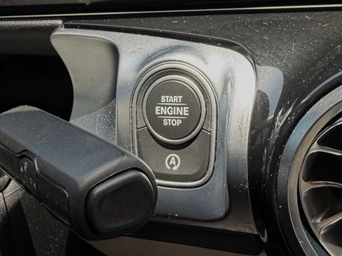 Certified 2023 Mercedes-Benz GLB 250 image 25