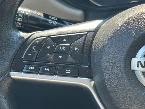 Used 2021 Nissan Versa SV FWD image 24