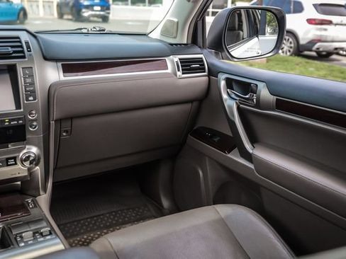 Used 2018 Lexus GX 460 Premium AWD/4WD image 35