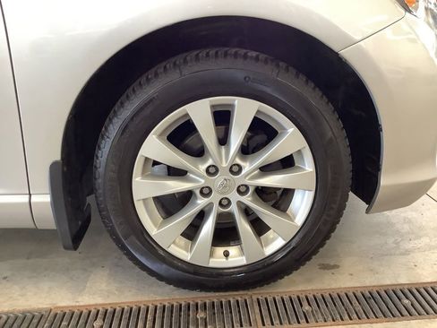 Used 2014 Toyota Venza XLE w/ XLE Premium Package AWD/4WD image 9