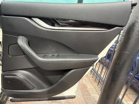 Used 2023 Maserati Levante Modena image 38