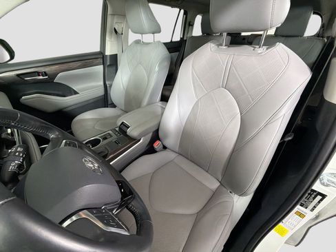 Used 2021 Toyota Highlander Platinum image 21