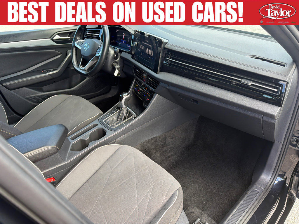 Used 2025 Volkswagen Jetta Sport FWD image 32