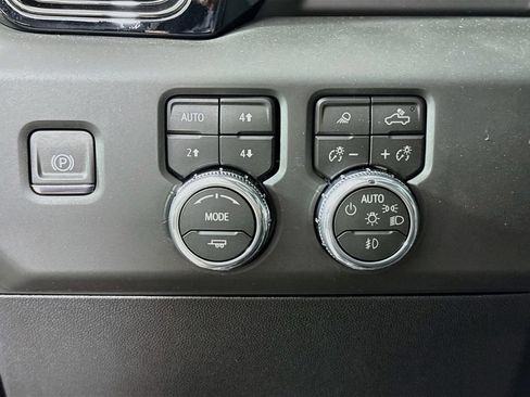 New 2026 GMC Sierra 3500 AT4 w/ AT4 Premium Plus Package AWD/4WD image 12