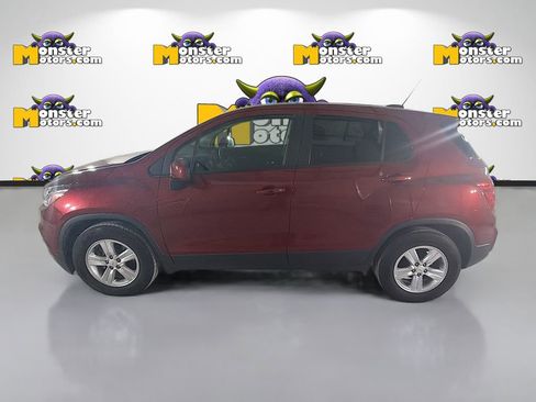 Used 2021 Chevrolet Trax LS w/ Tint and Cruise Package FWD image 8