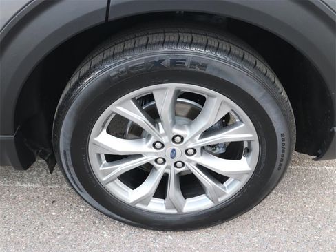 Certified 2022 Ford Explorer XLT w/ Equipment Group 202A image 23