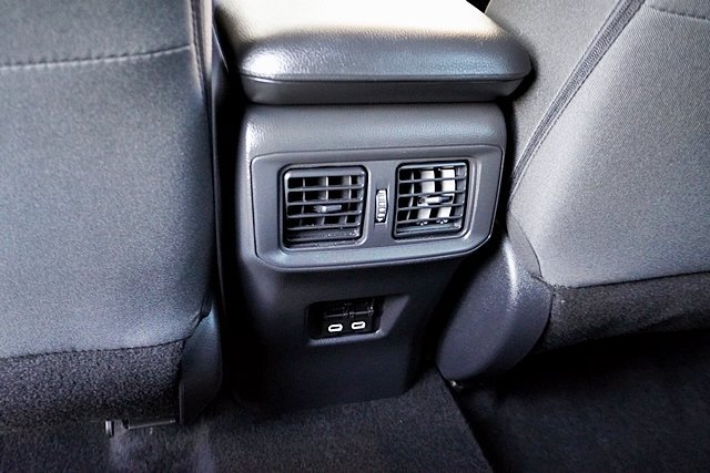 Used 2024 Toyota RAV4 XLE FWD image 22