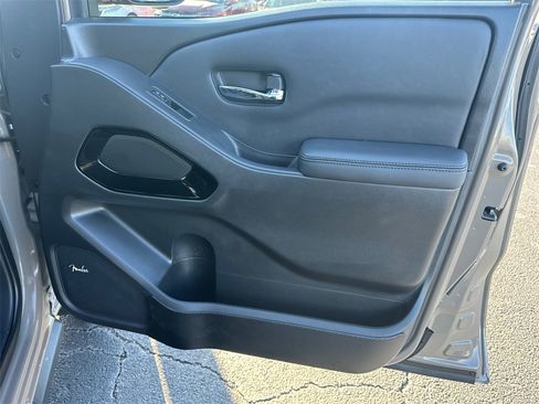 Used 2022 Nissan Frontier PRO-4X w/ Pro-4X Premium Package image 14