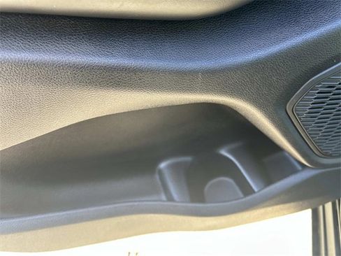 Used 2024 Jeep Grand Cherokee Laredo X image 19