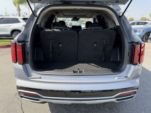 Certified 2022 Kia Sorento S w/ Panoramic Sunroof Package FWD image 10