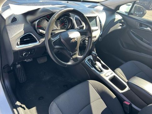 Used 2017 Chevrolet Cruze LS image 8