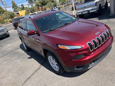Used 2018 Jeep Cherokee Latitude AWD/4WD image 46