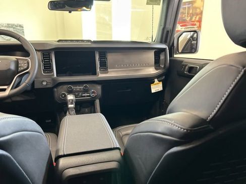 New 2025 Ford Bronco Badlands w/ Sasquatch Package image 14