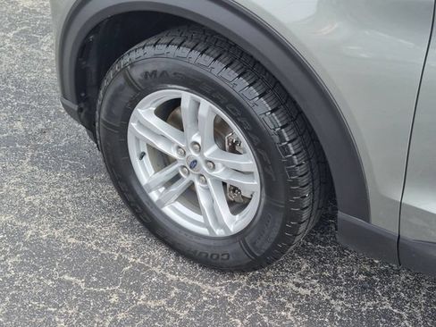 Used 2020 Ford Explorer XLT w/ Equipment Group 202A AWD/4WD image 25