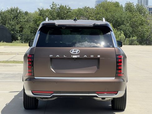 Used 2026 Hyundai Palisade Calligraphy FWD image 4