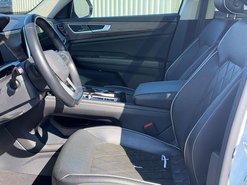 Used 2024 Volkswagen Atlas SEL Premium R-Line AWD/4WD image 4