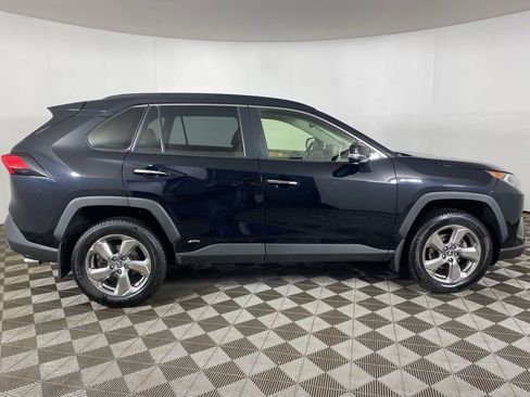 Used 2019 Toyota RAV4 Limited w/ Carpet Mat Package image 10