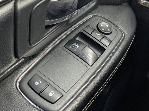 Used 2013 RAM 1500 R/T w/ Comfort Group image 41