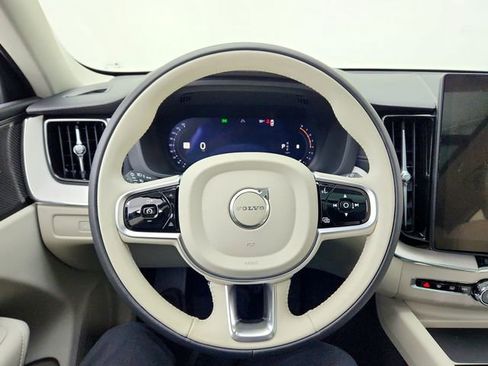 New 2026 Volvo XC60 B5 Ultra w/ Protection Package Premier image 25