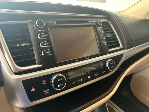 Used 2019 Toyota Highlander Plus image 14