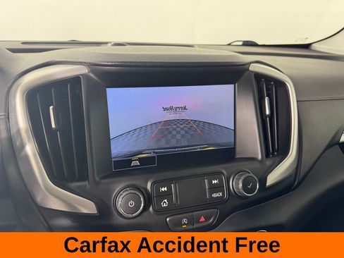 Used 2023 GMC Terrain SLT image 3